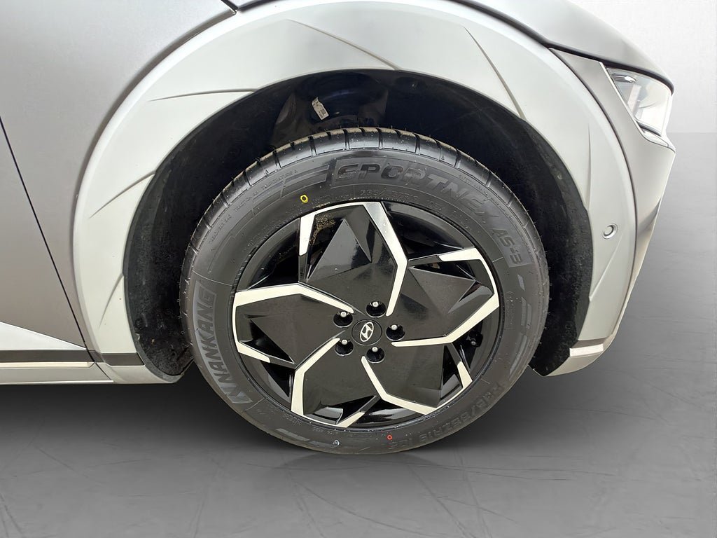 Vehicle Image 37