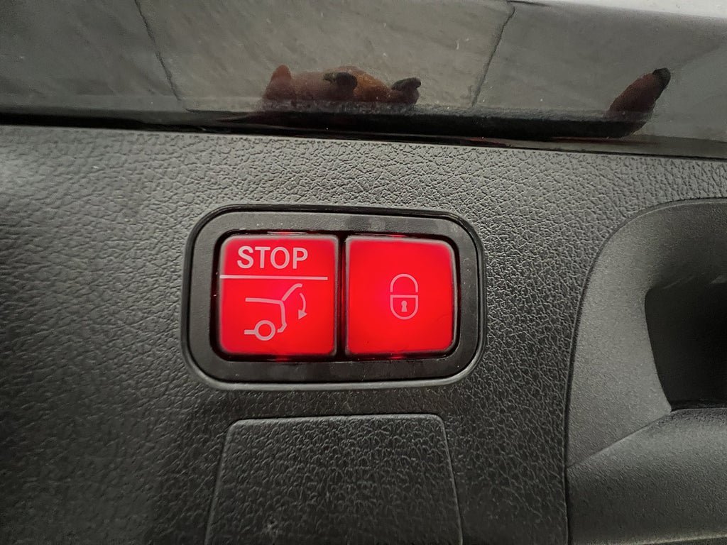 Vehicle Image 32