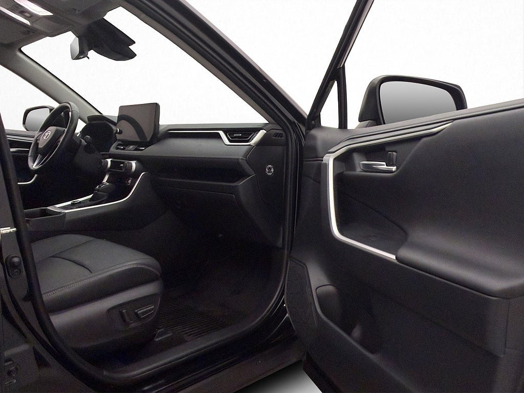 Vehicle Image 28
