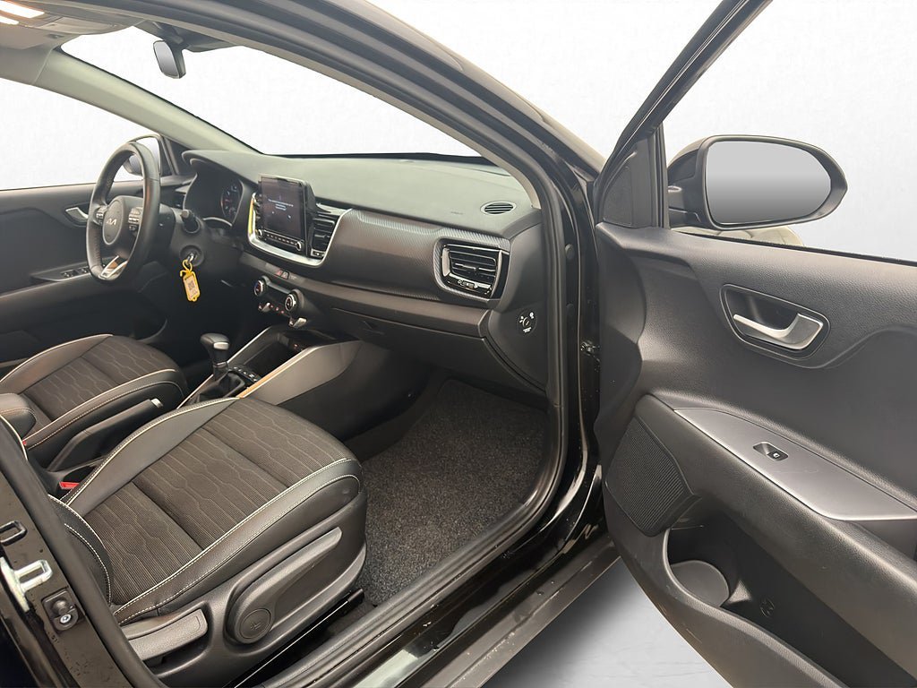 Vehicle Image 21