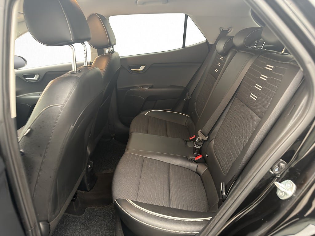Vehicle Image 23