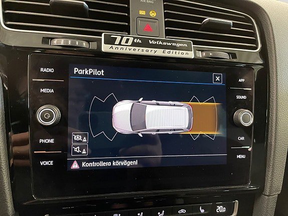 Vehicle Image 18