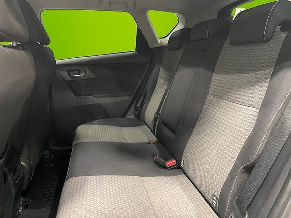 Vehicle Image 17