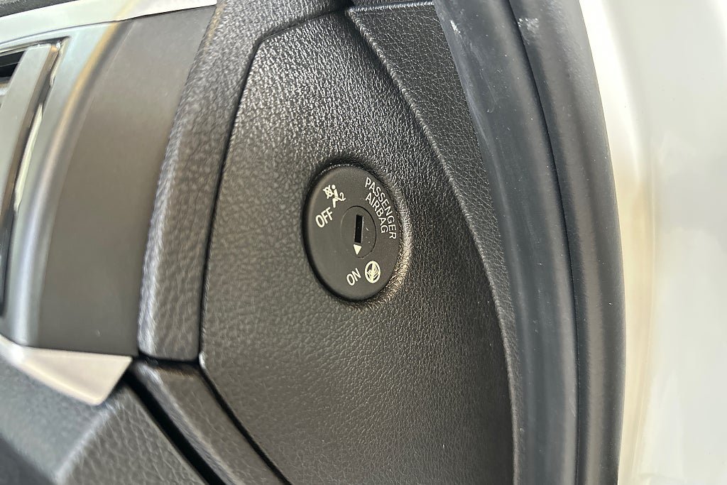 Vehicle Image 24