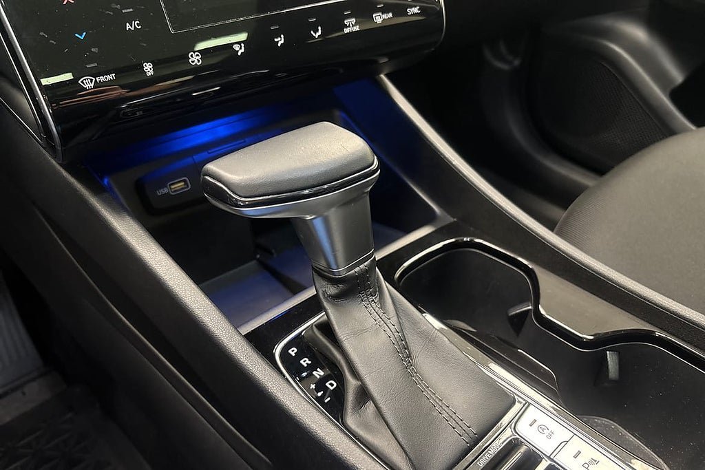 Vehicle Image 16