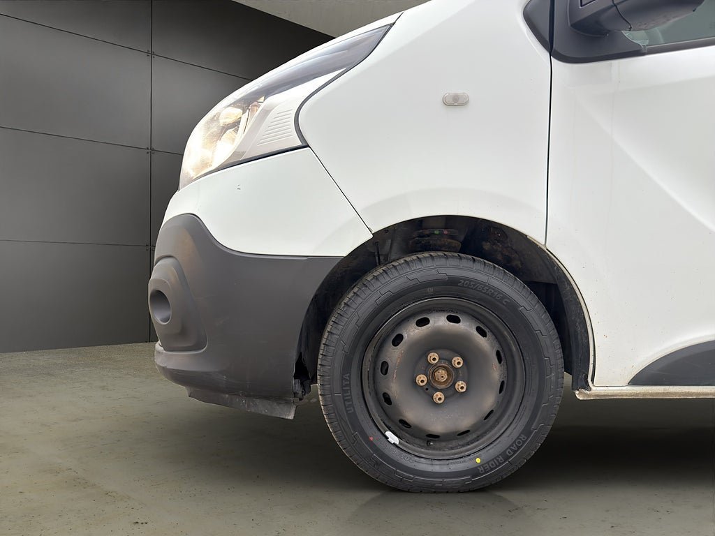 Vehicle Image 25