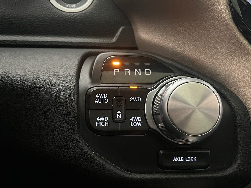 Vehicle Image 22