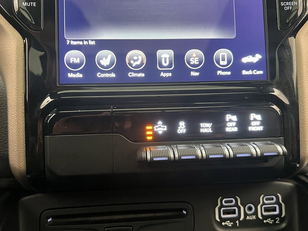 Vehicle Image 30