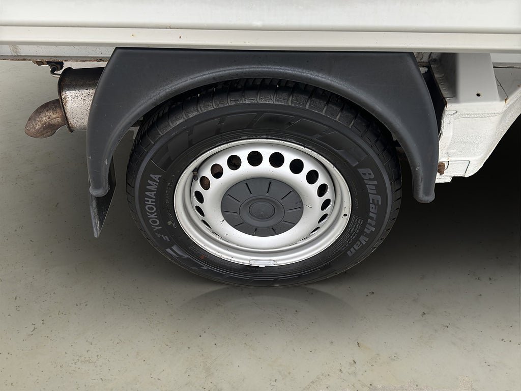 Vehicle Image 35