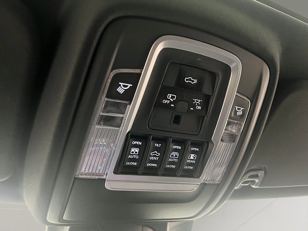 Vehicle Image 36