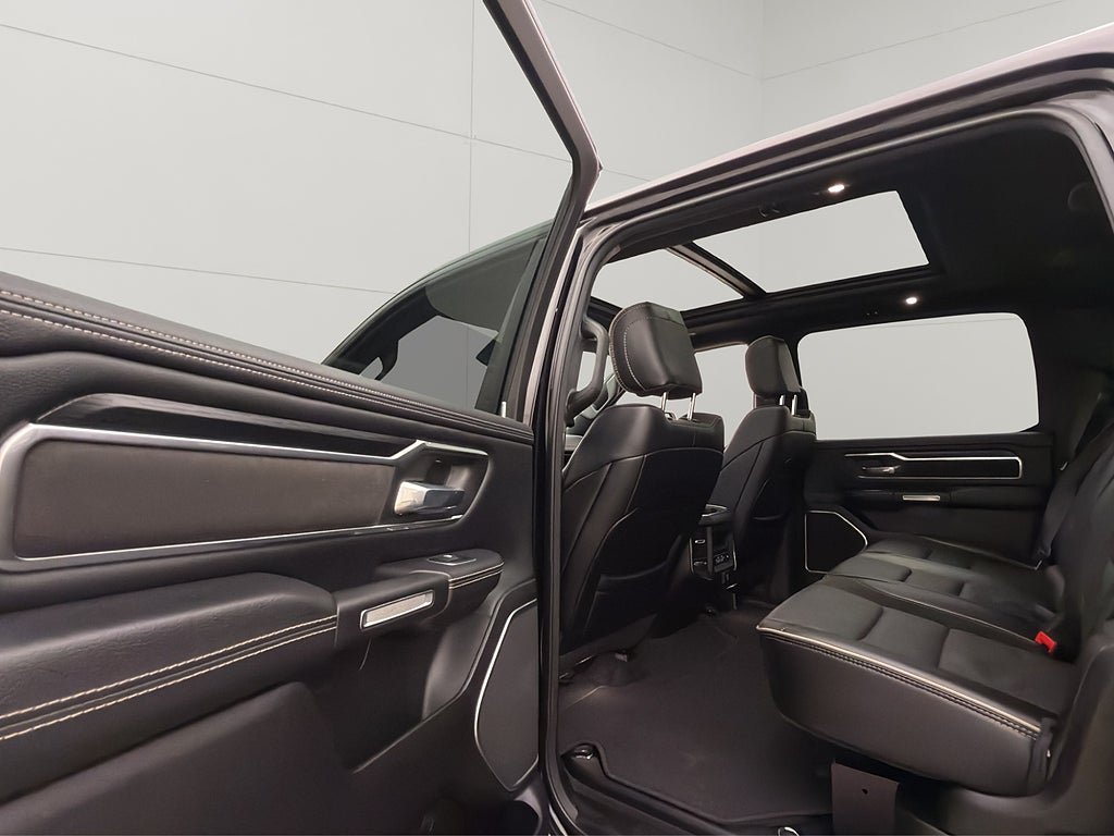 Vehicle Image 37
