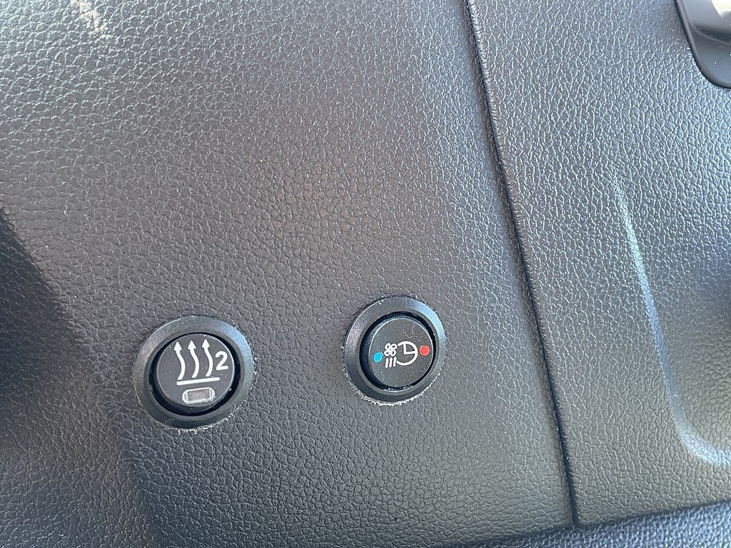 Vehicle Image 28