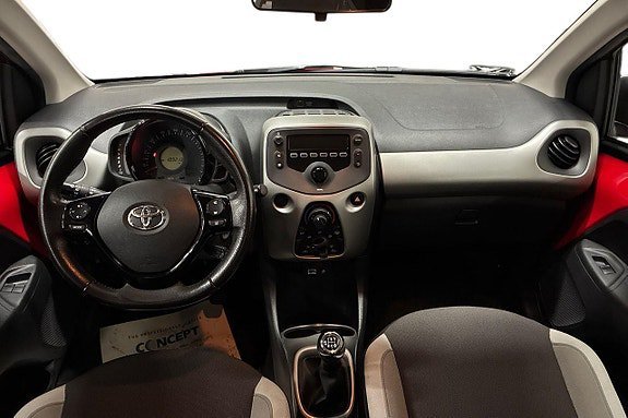 Vehicle Image 11