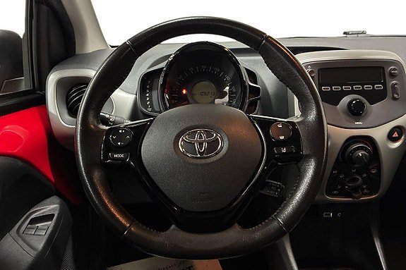 Vehicle Image 15