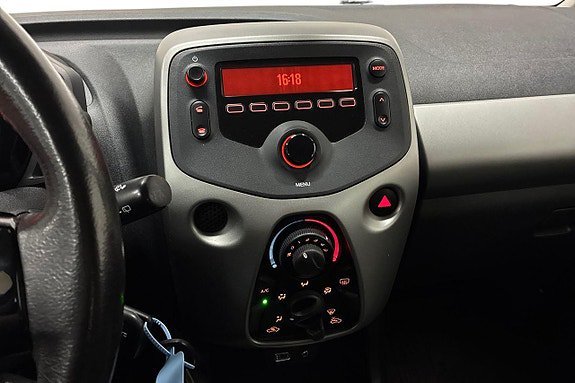 Vehicle Image 17