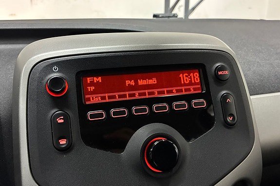 Vehicle Image 18