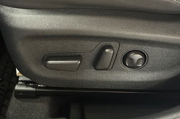 Vehicle Image 27