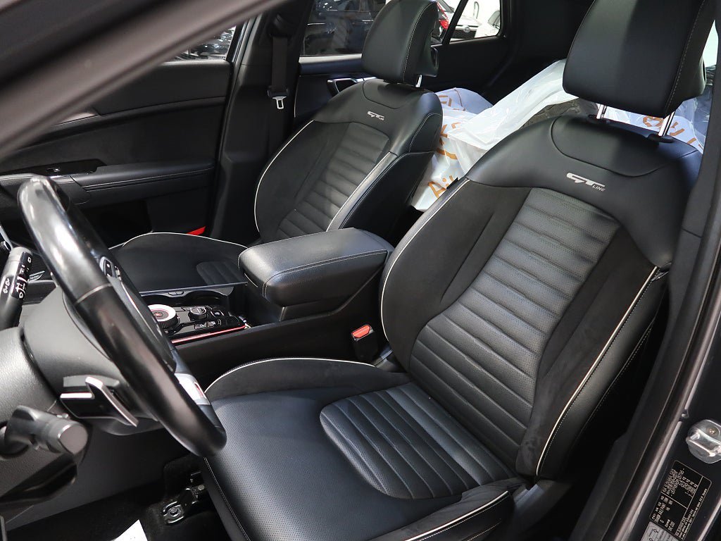 Vehicle Image 21