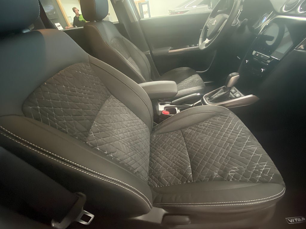 Vehicle Image 12