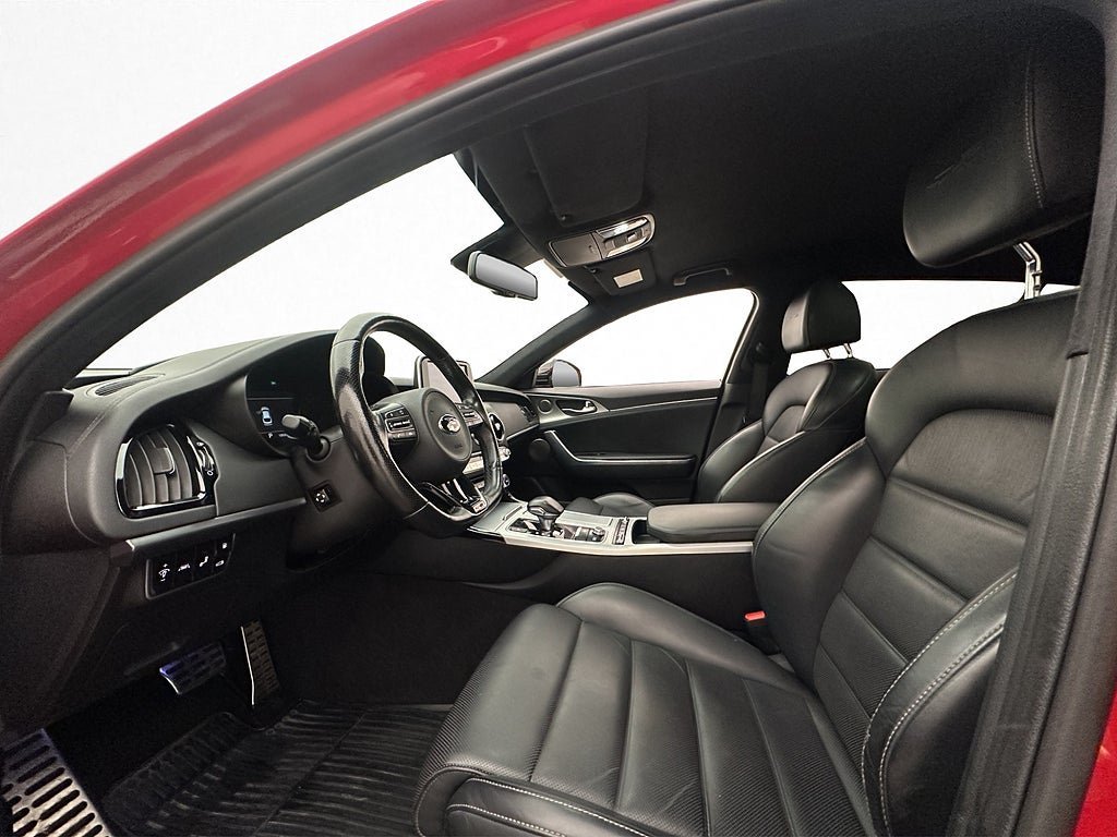 Vehicle Image 12