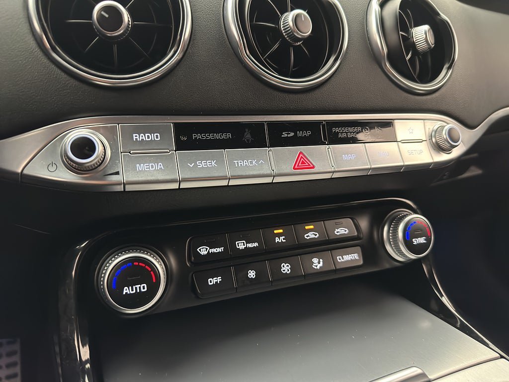 Vehicle Image 23