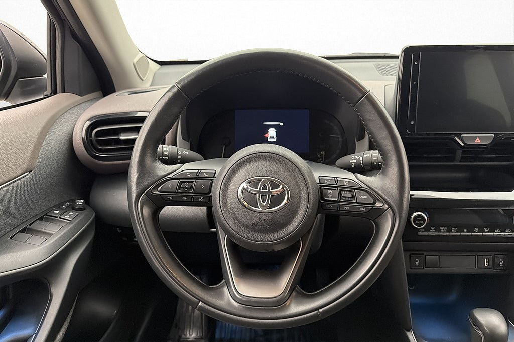 Vehicle Image 10
