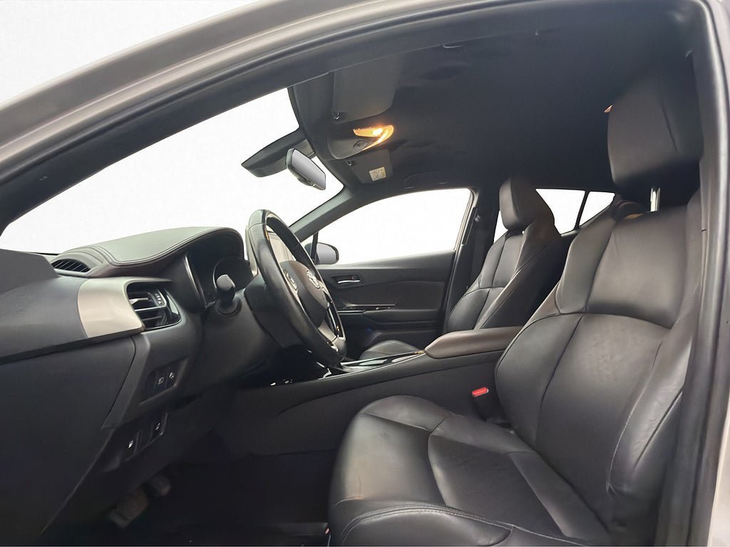 Vehicle Image 11