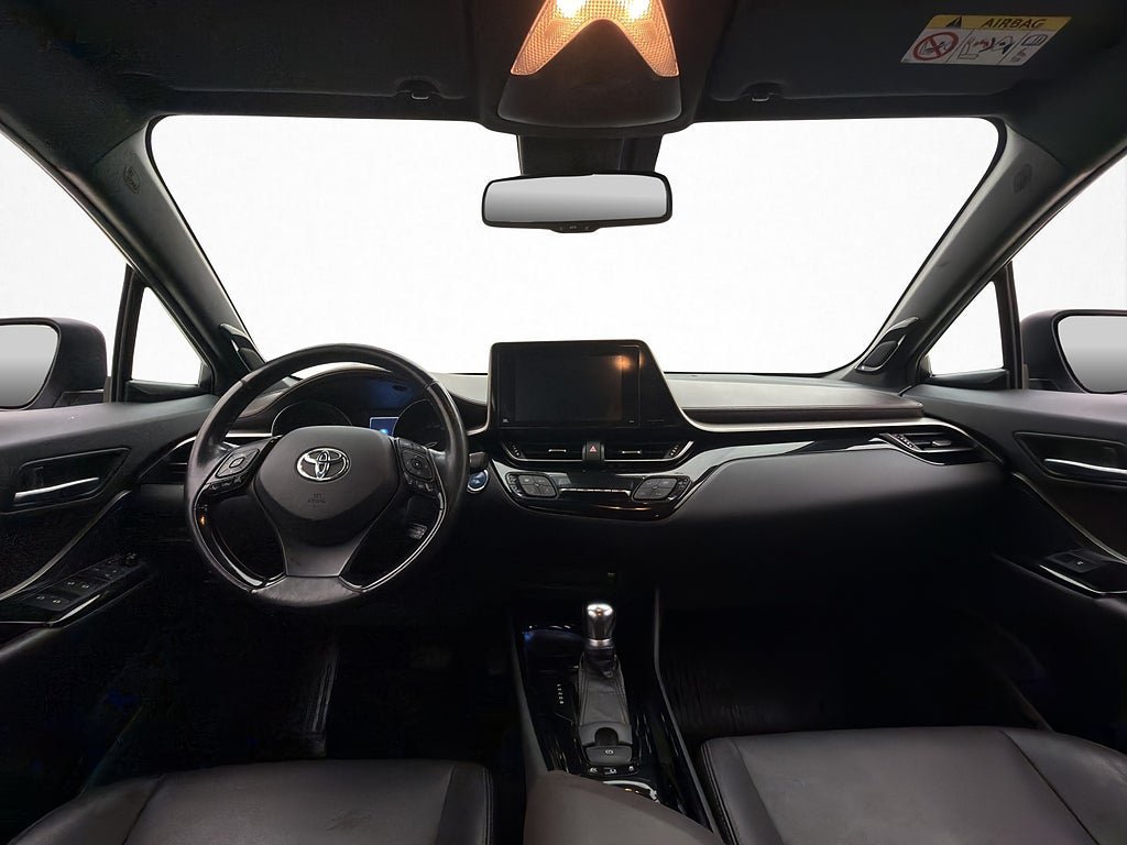 Vehicle Image 12