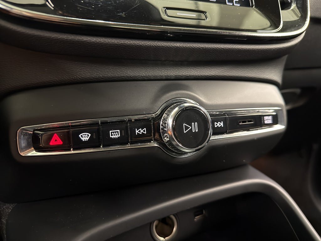 Vehicle Image 28