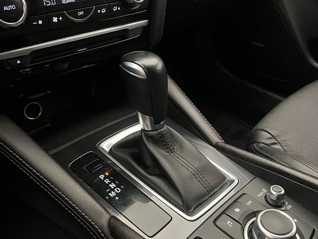 Vehicle Image 22