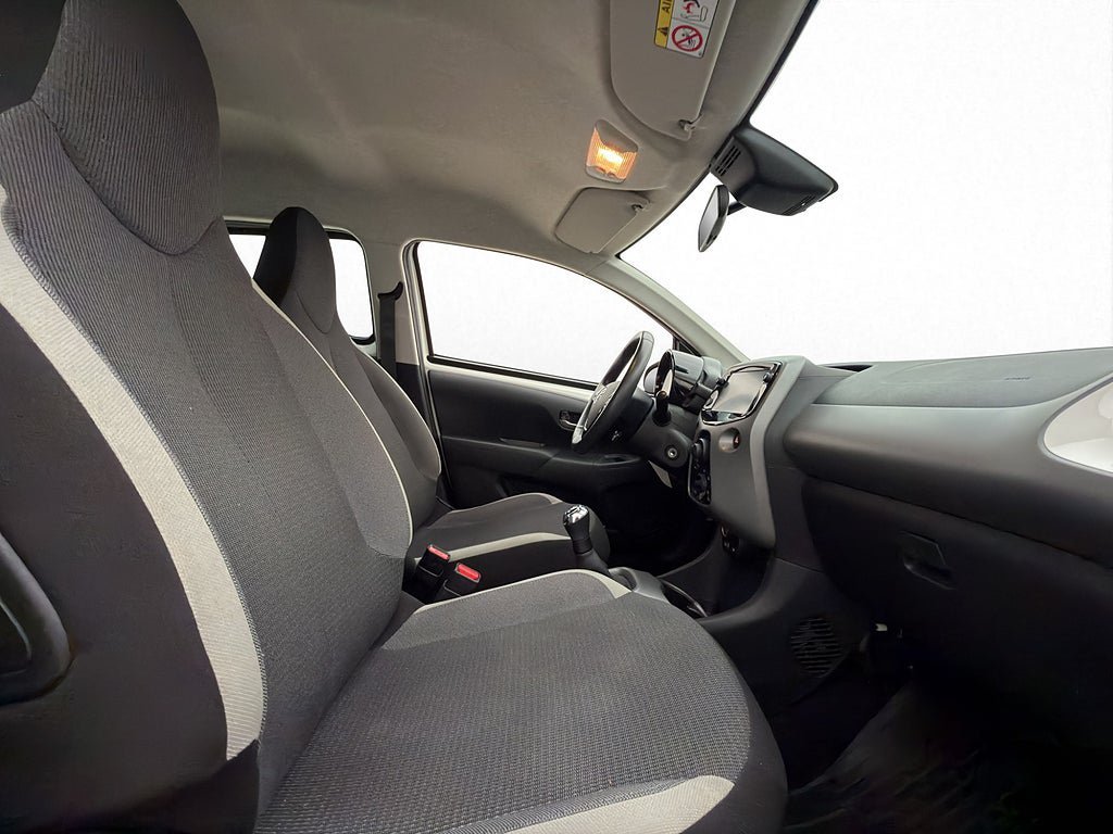Vehicle Image 22