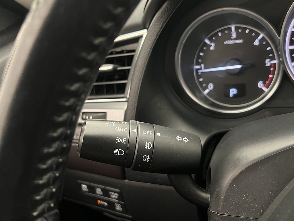 Vehicle Image 32