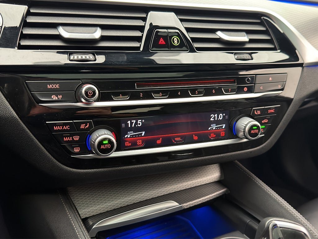 Vehicle Image 29