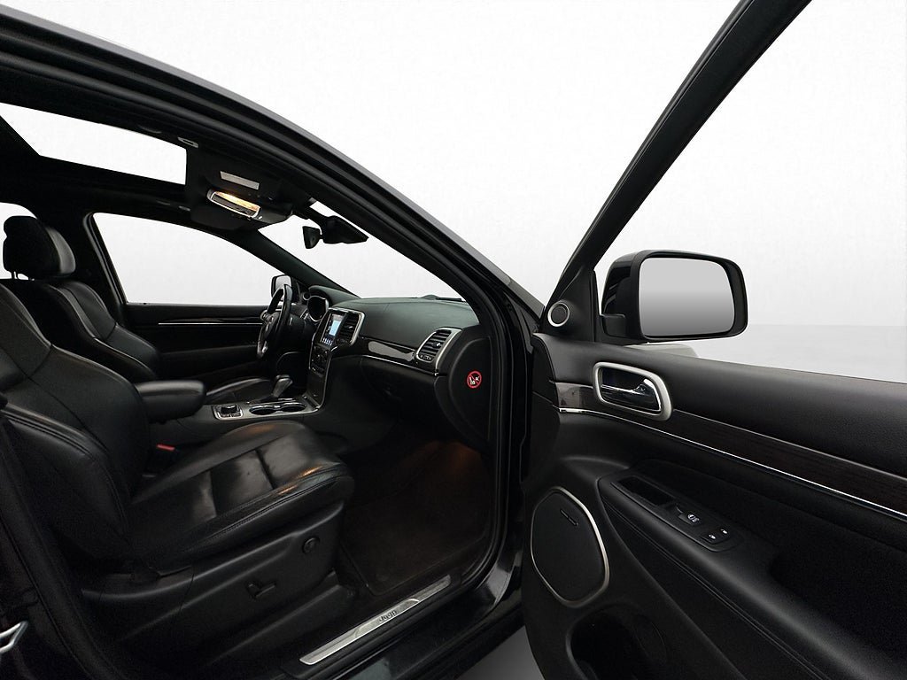 Vehicle Image 35