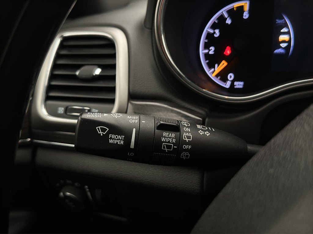 Vehicle Image 36