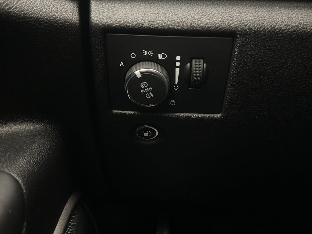 Vehicle Image 37
