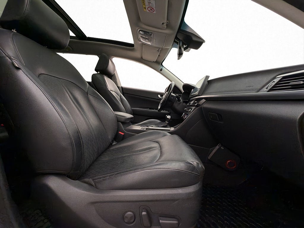 Vehicle Image 30