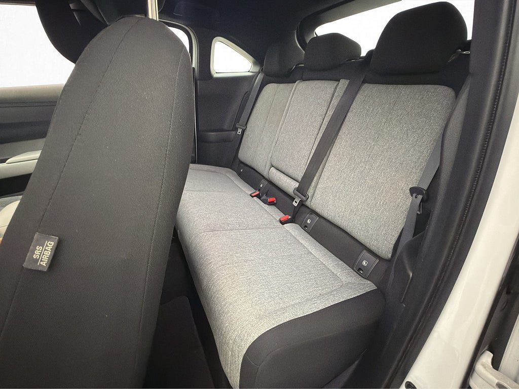 Vehicle Image 28