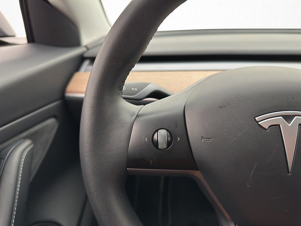 Vehicle Image 28