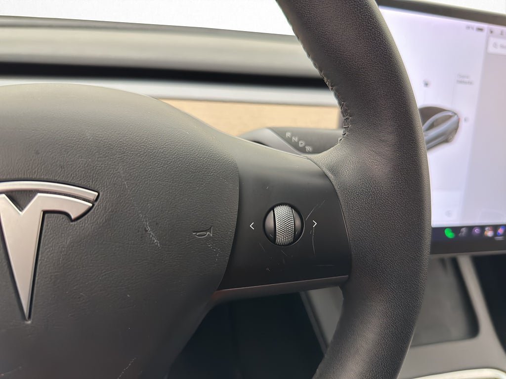 Vehicle Image 29