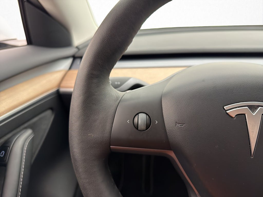 Vehicle Image 28