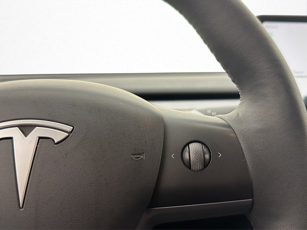 Vehicle Image 28