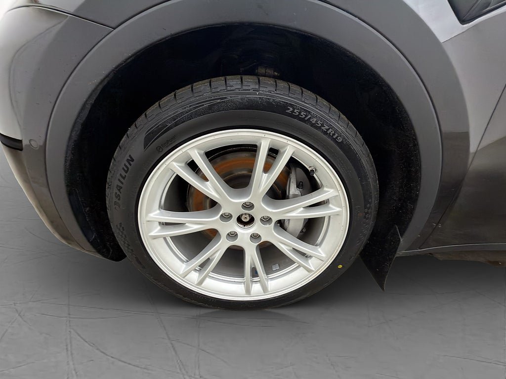 Vehicle Image 32
