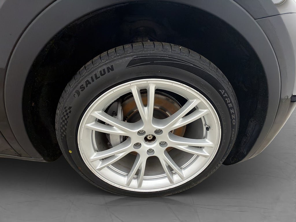 Vehicle Image 35