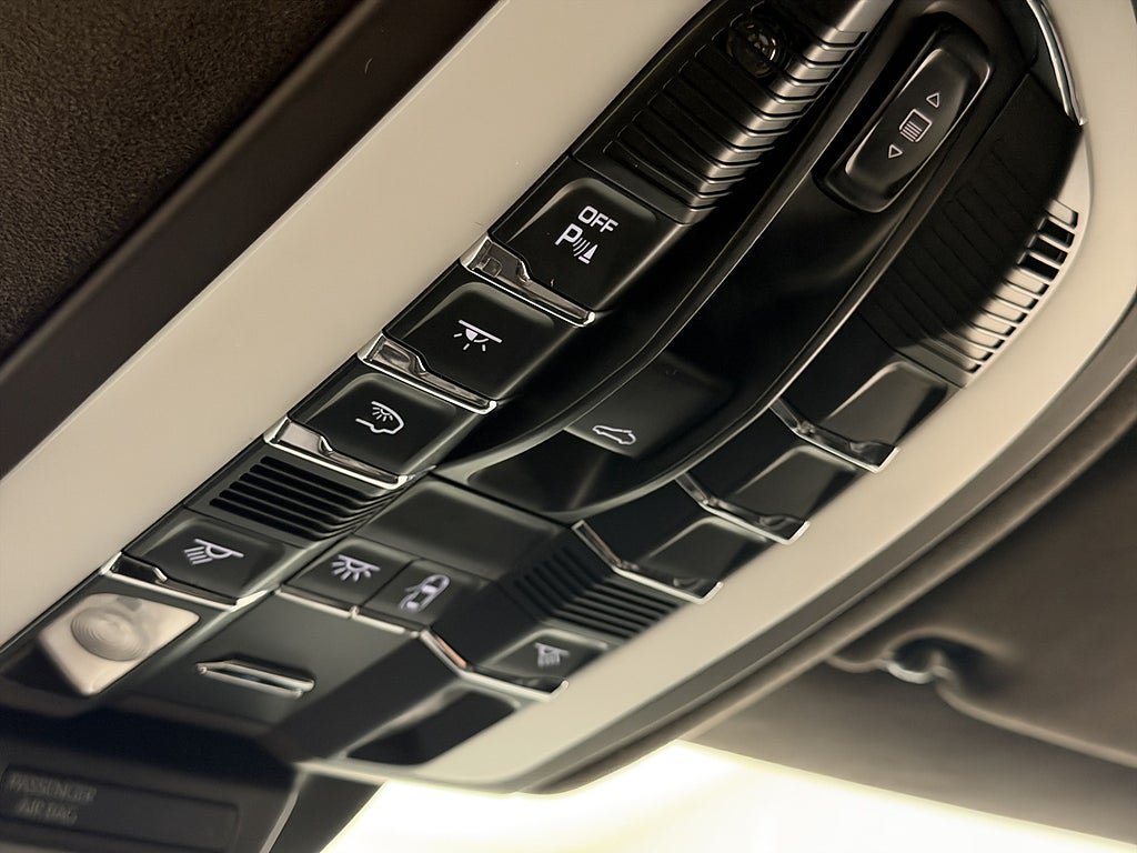 Vehicle Image 38