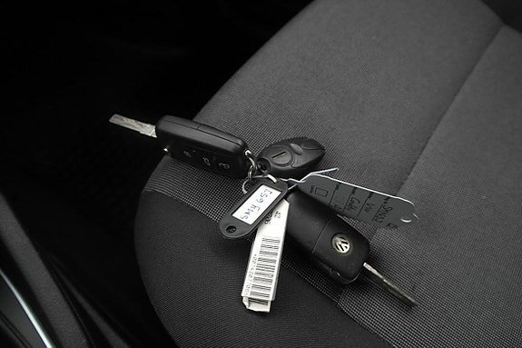 Vehicle Image 17