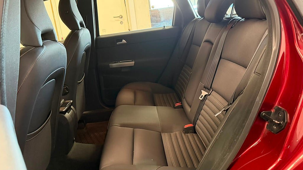 Vehicle Image 14