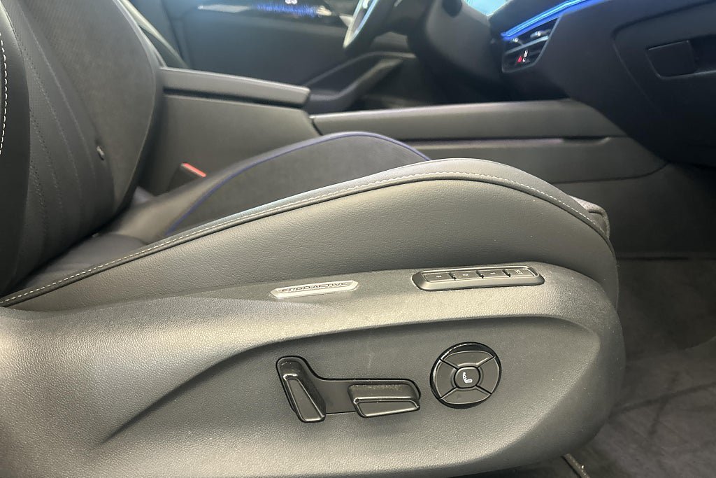 Vehicle Image 34