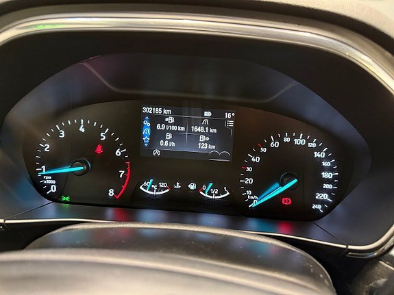 Vehicle Image 16
