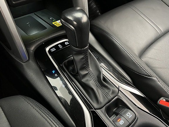 Vehicle Image 25